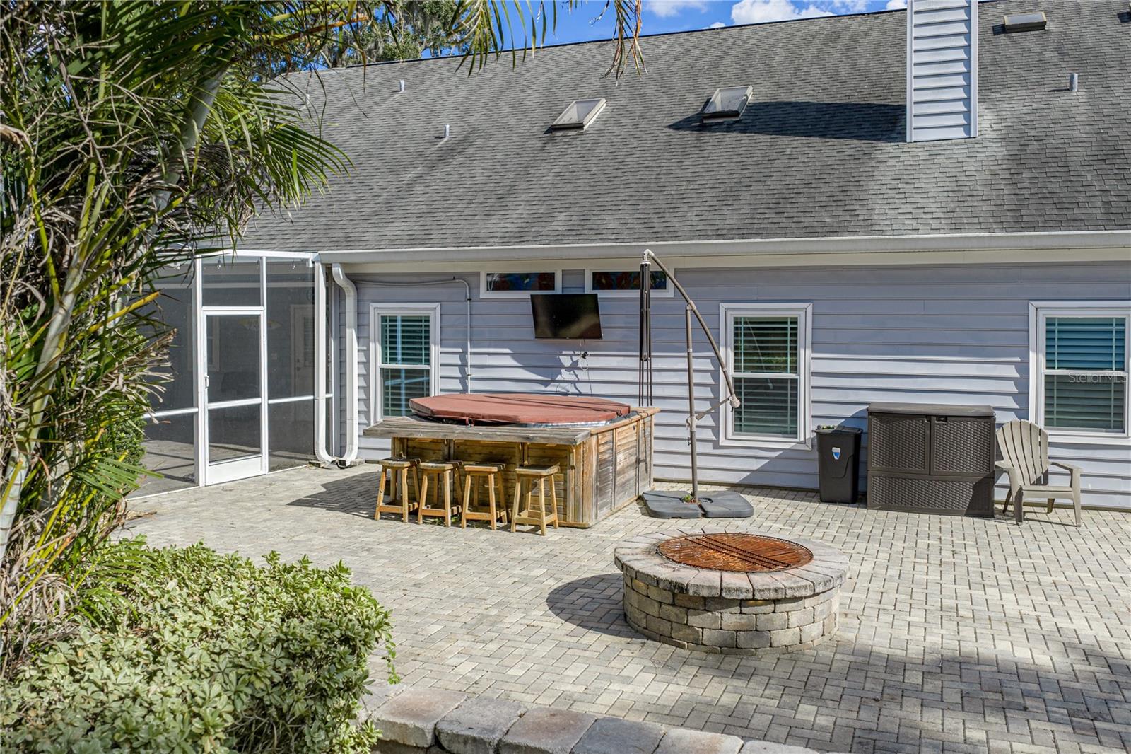 HICKORY LAKES MANOR - Residential