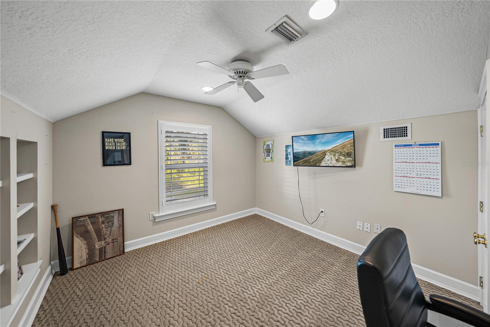 HICKORY LAKES MANOR - Residential