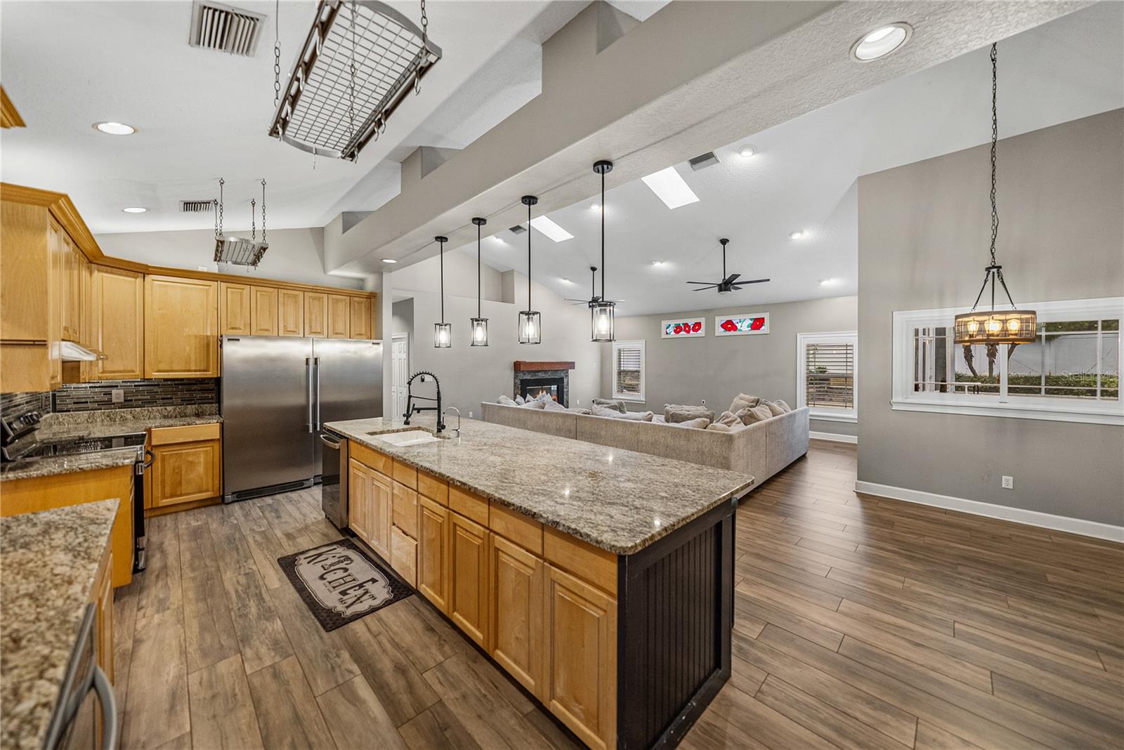 HICKORY LAKES MANOR - Residential