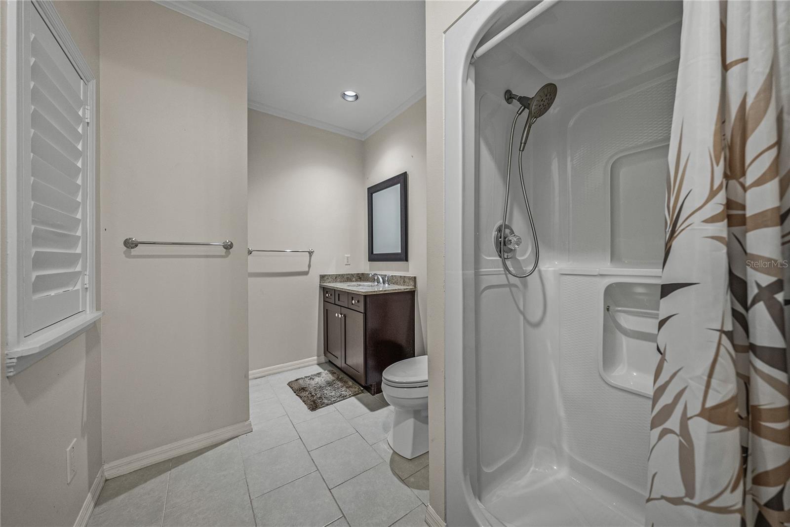 HICKORY LAKES MANOR - Residential