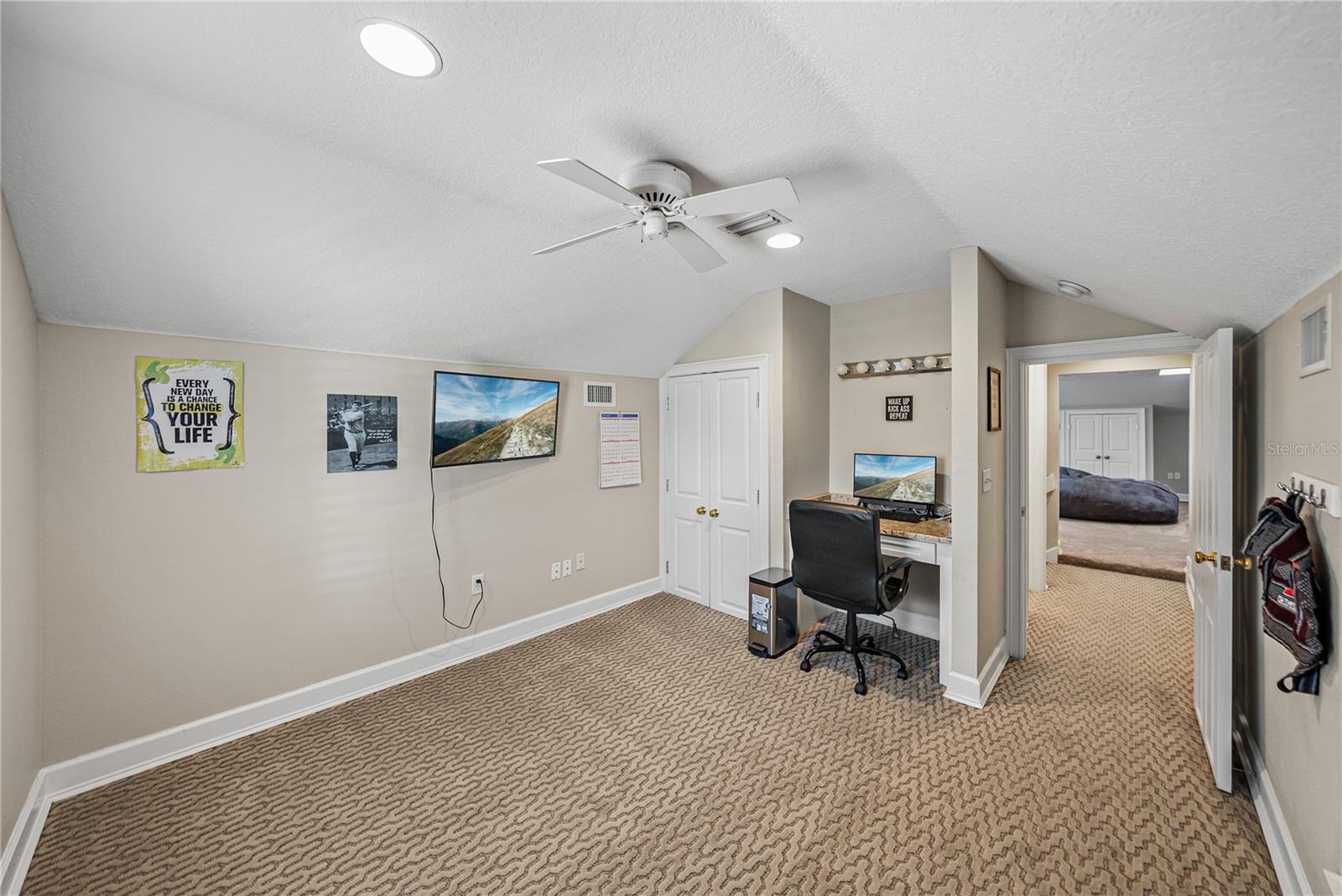 HICKORY LAKES MANOR - Residential