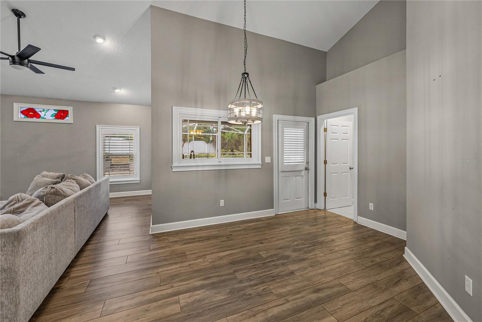 HICKORY LAKES MANOR - Residential