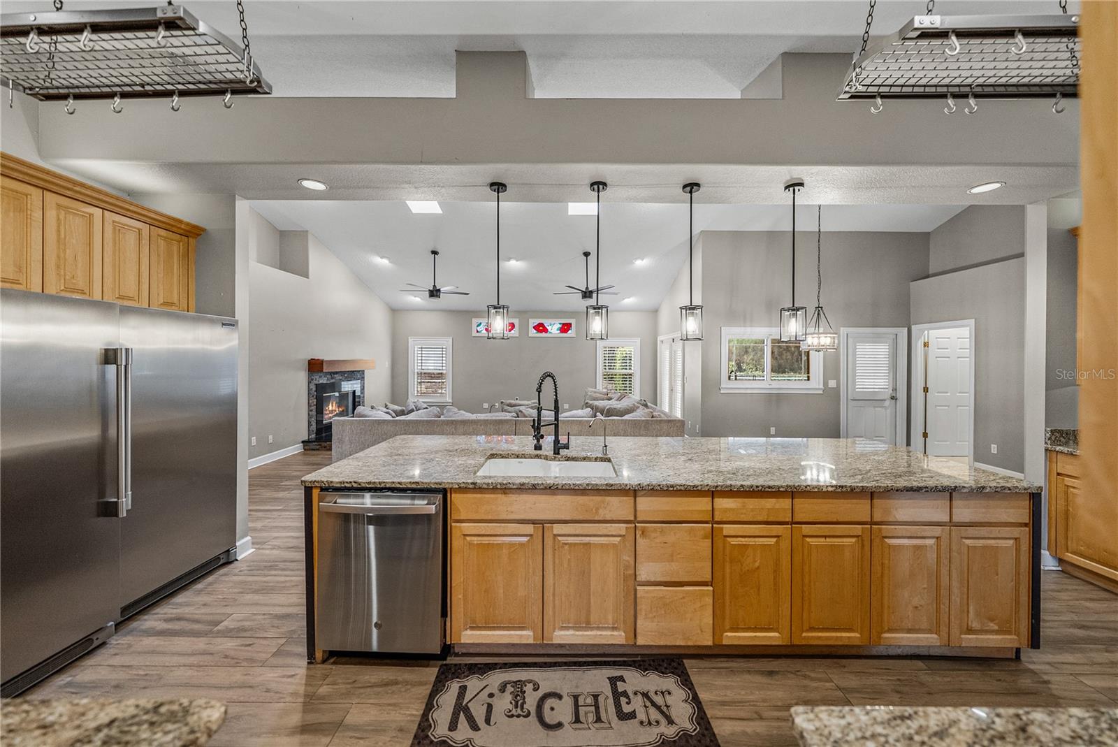 HICKORY LAKES MANOR - Residential