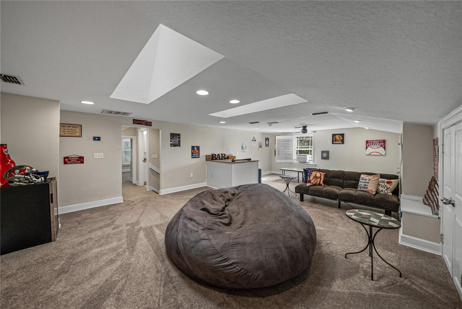 HICKORY LAKES MANOR - Residential