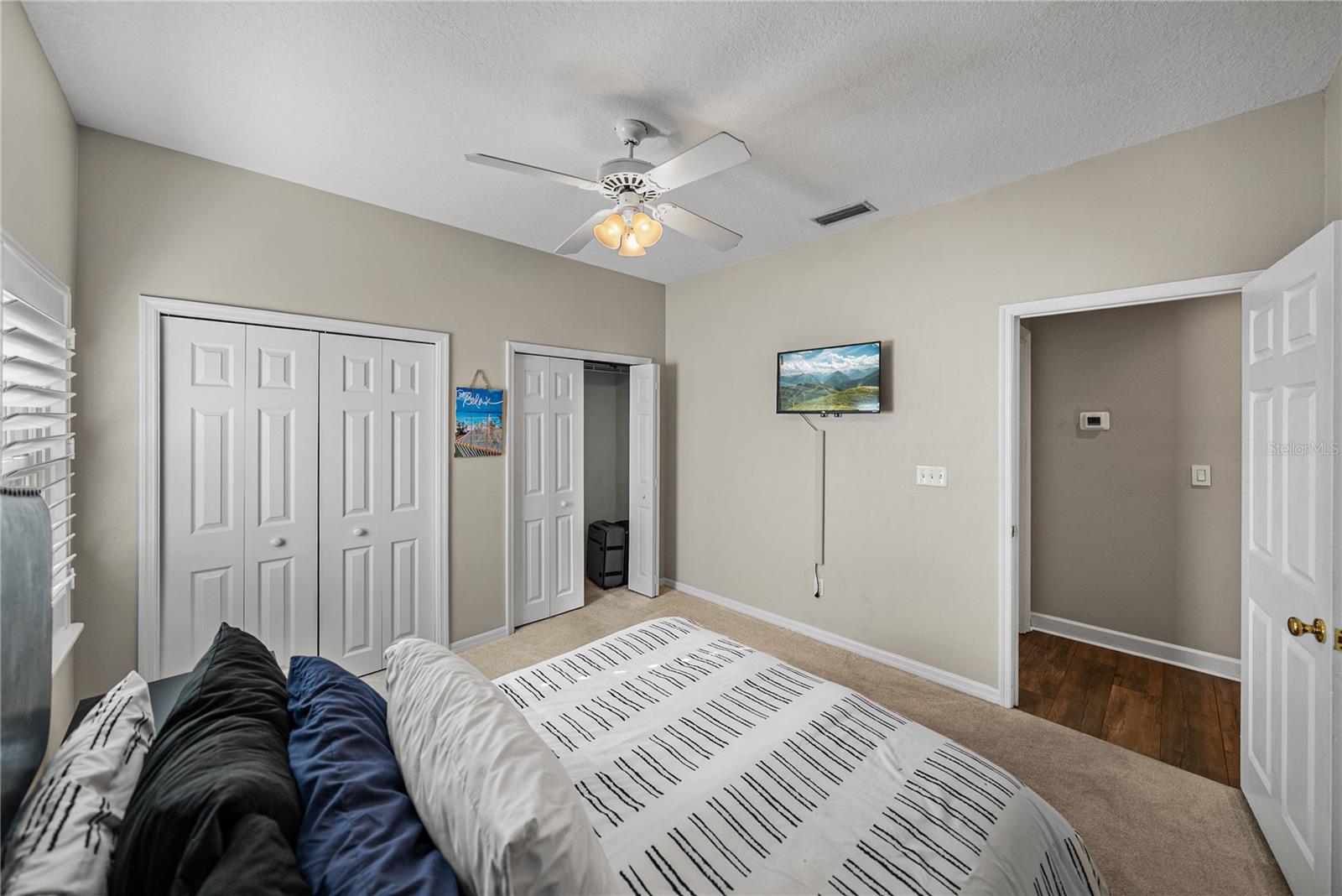 HICKORY LAKES MANOR - Residential