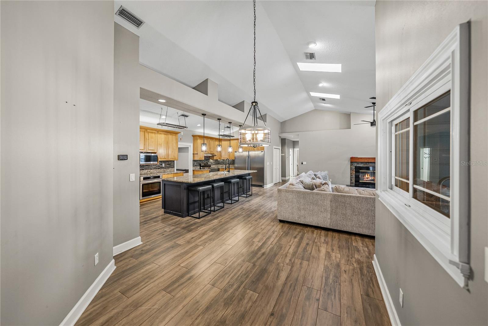 HICKORY LAKES MANOR - Residential