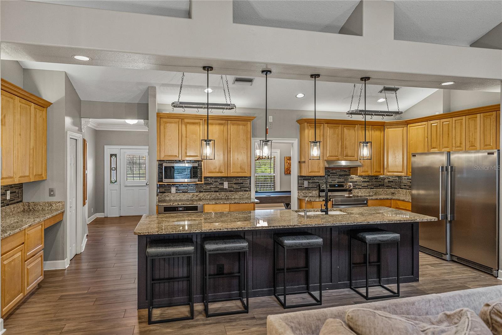 HICKORY LAKES MANOR - Residential