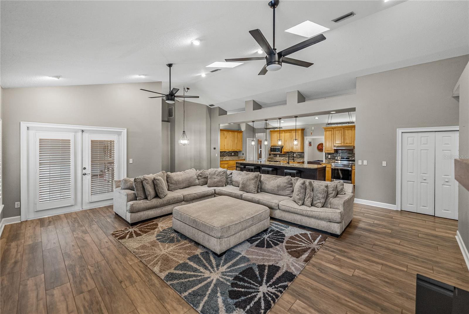 HICKORY LAKES MANOR - Residential