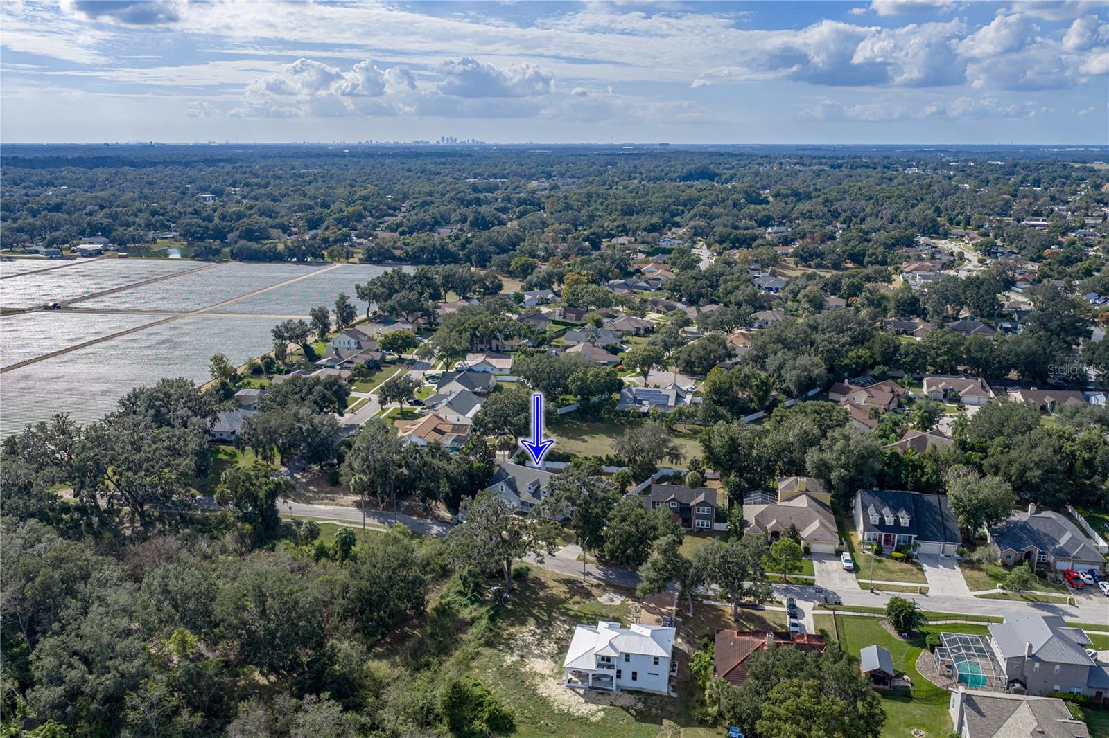 HICKORY LAKES MANOR - Residential