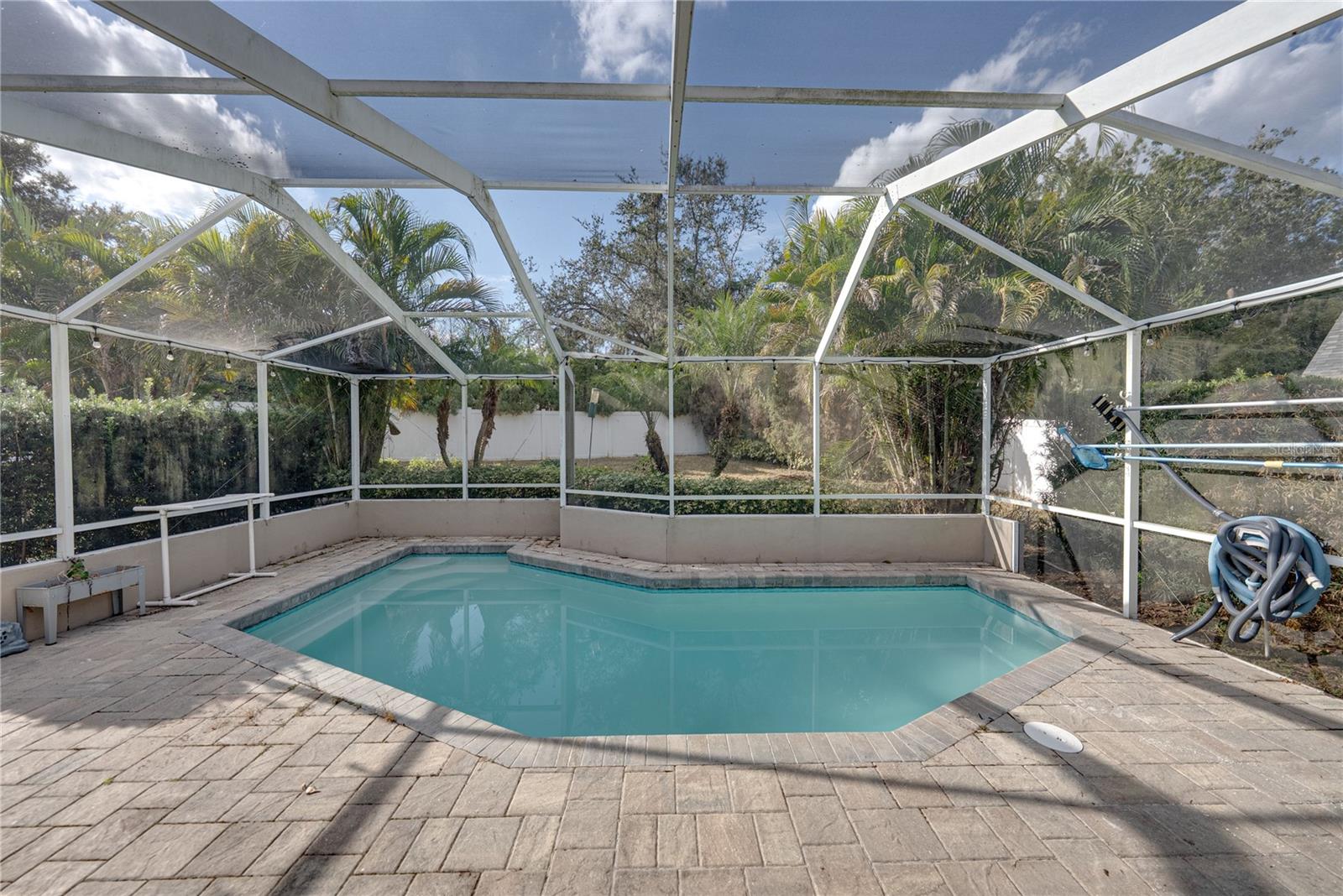 HICKORY LAKES MANOR - Residential