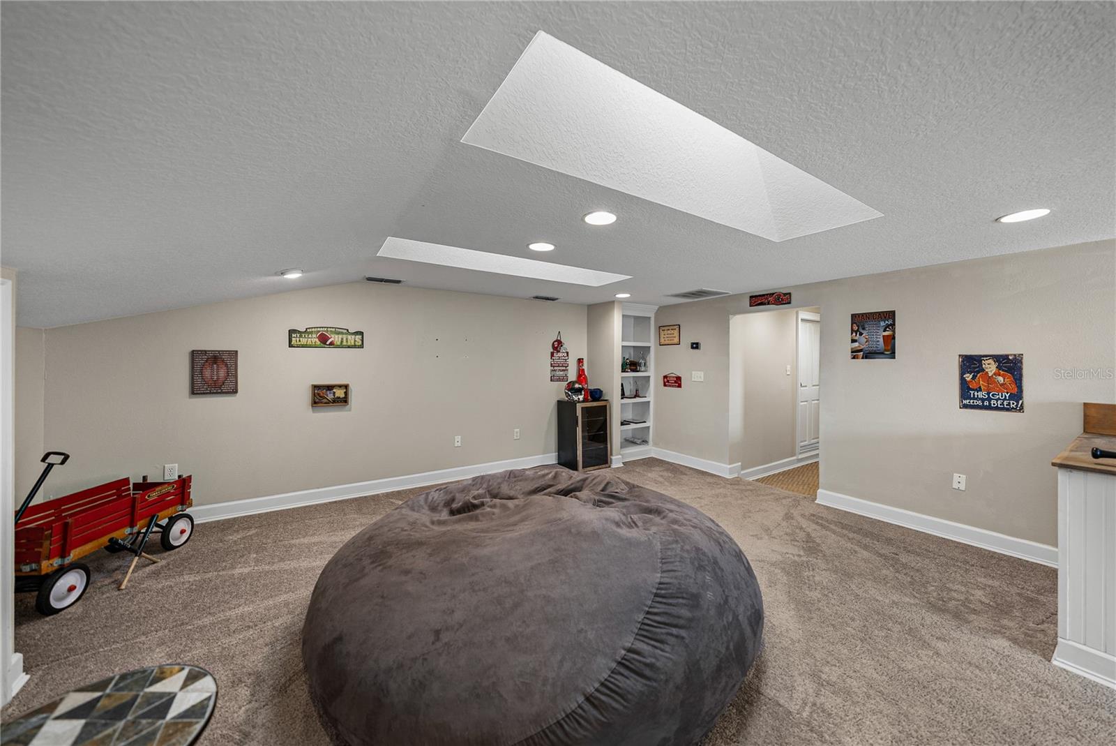 HICKORY LAKES MANOR - Residential