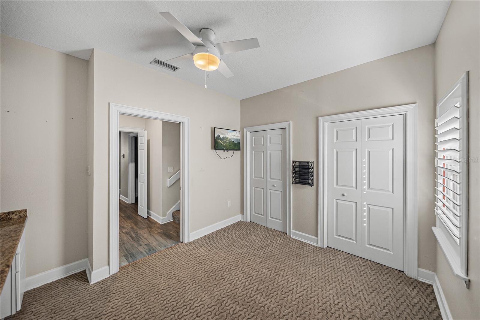 HICKORY LAKES MANOR - Residential