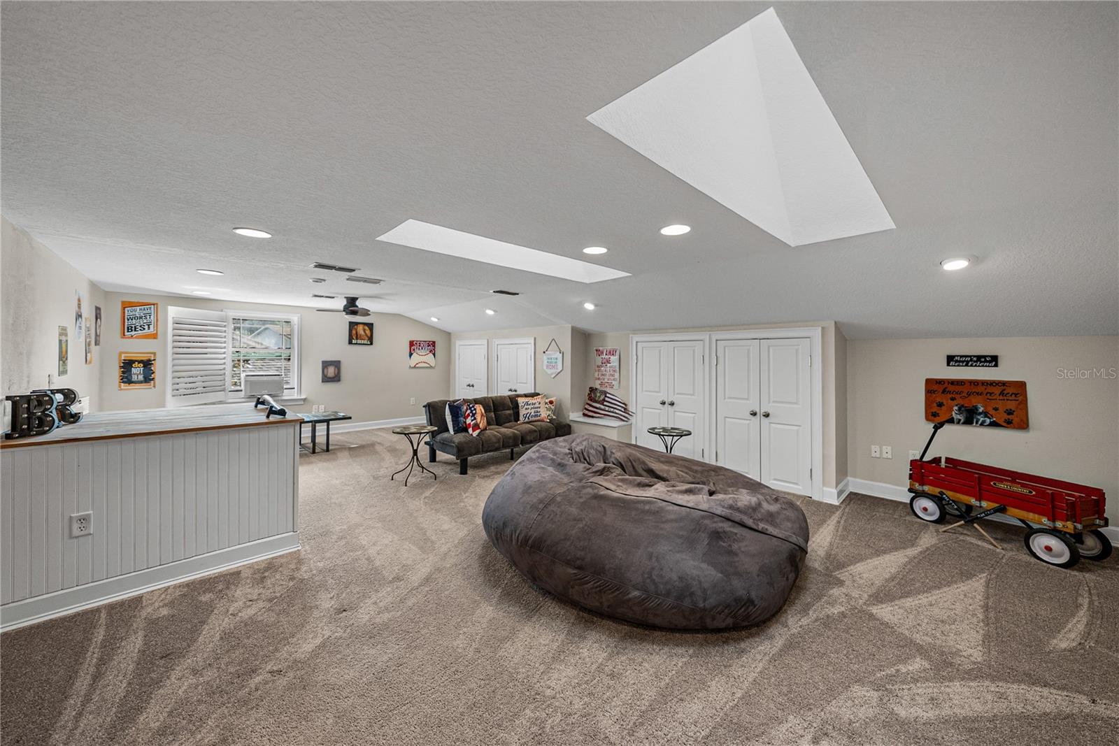 HICKORY LAKES MANOR - Residential