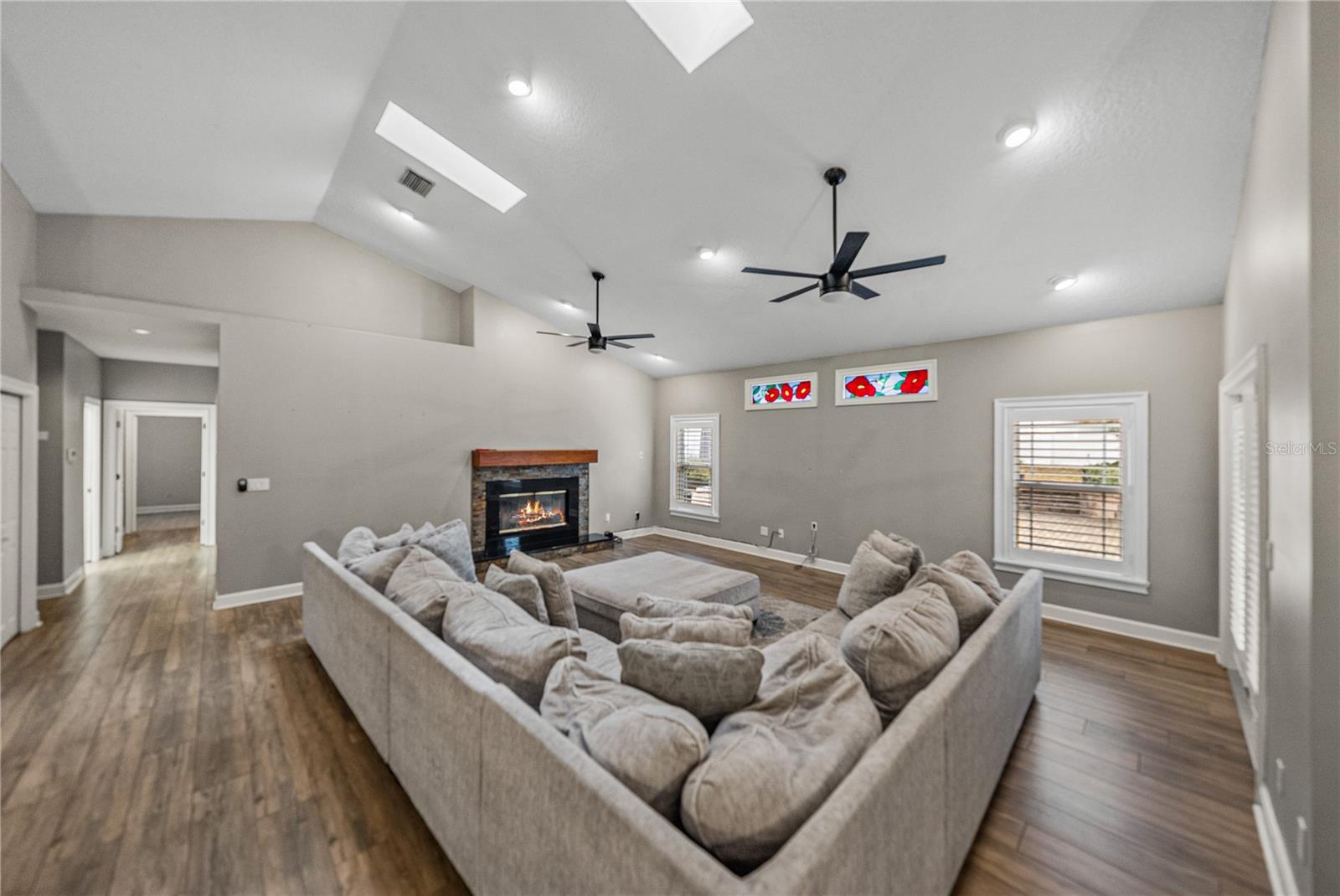 HICKORY LAKES MANOR - Residential