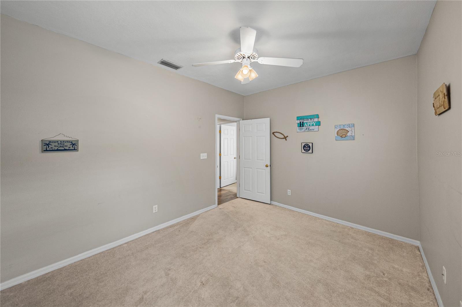 HICKORY LAKES MANOR - Residential