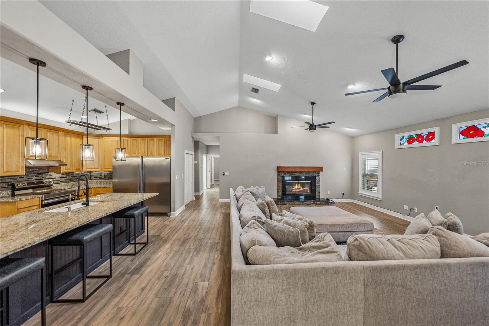 HICKORY LAKES MANOR - Residential