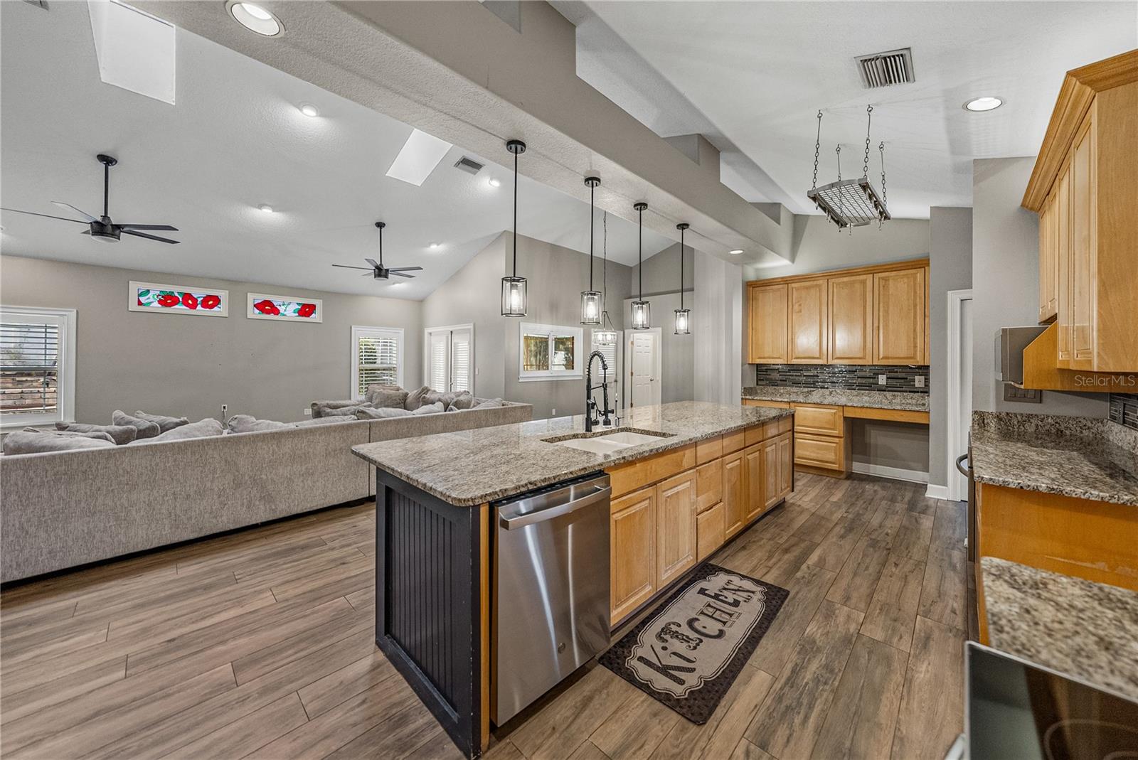 HICKORY LAKES MANOR - Residential