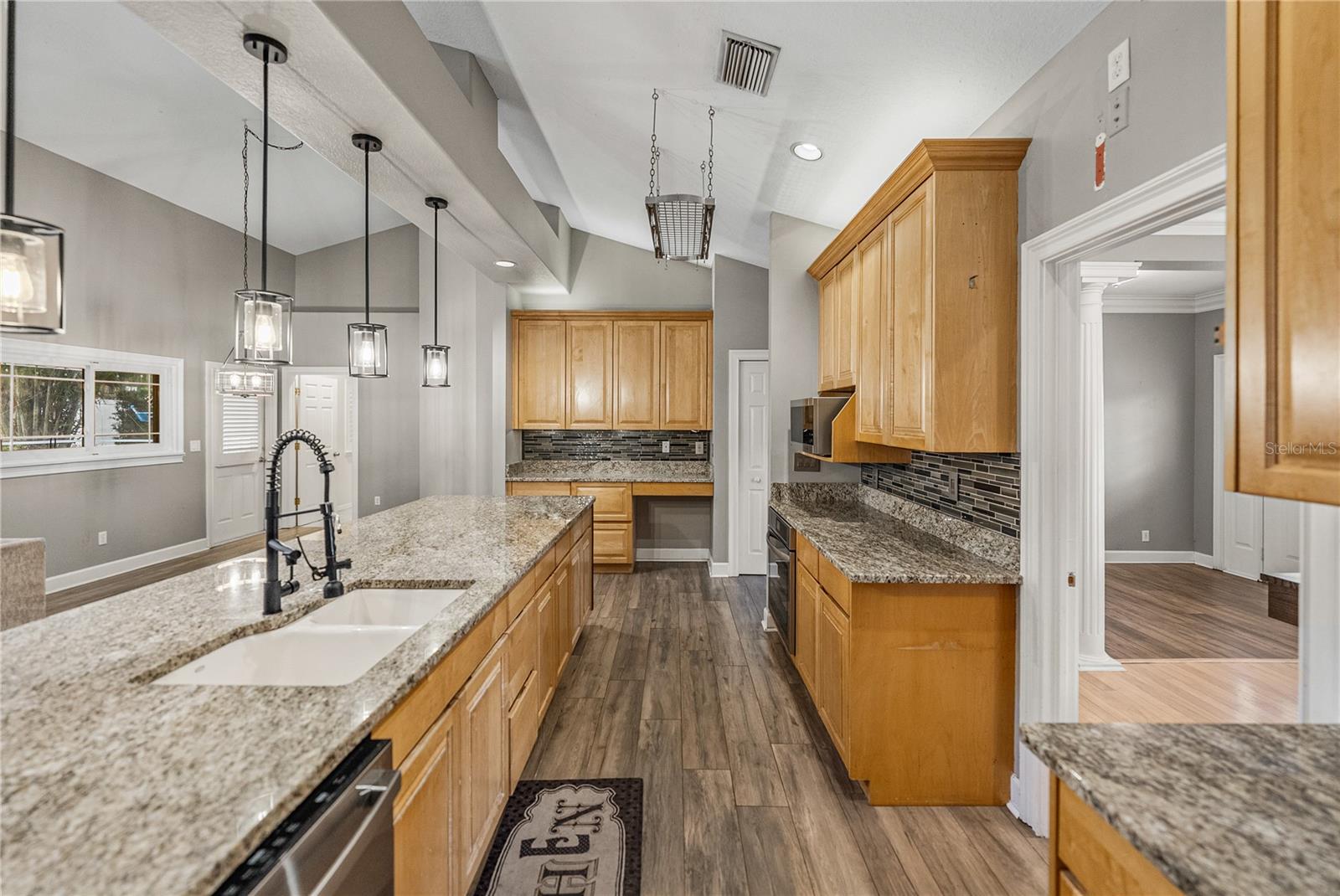 HICKORY LAKES MANOR - Residential