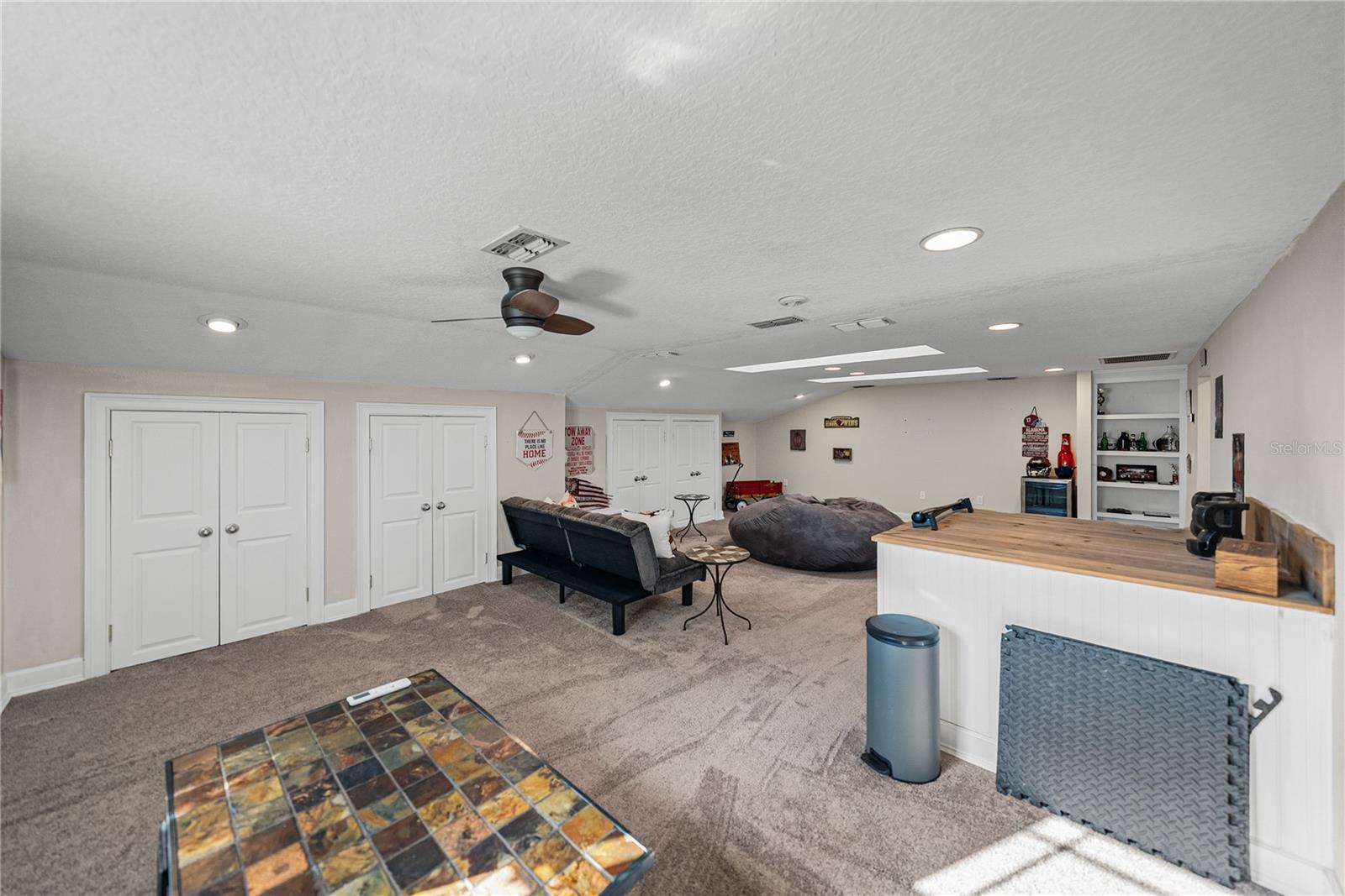 HICKORY LAKES MANOR - Residential