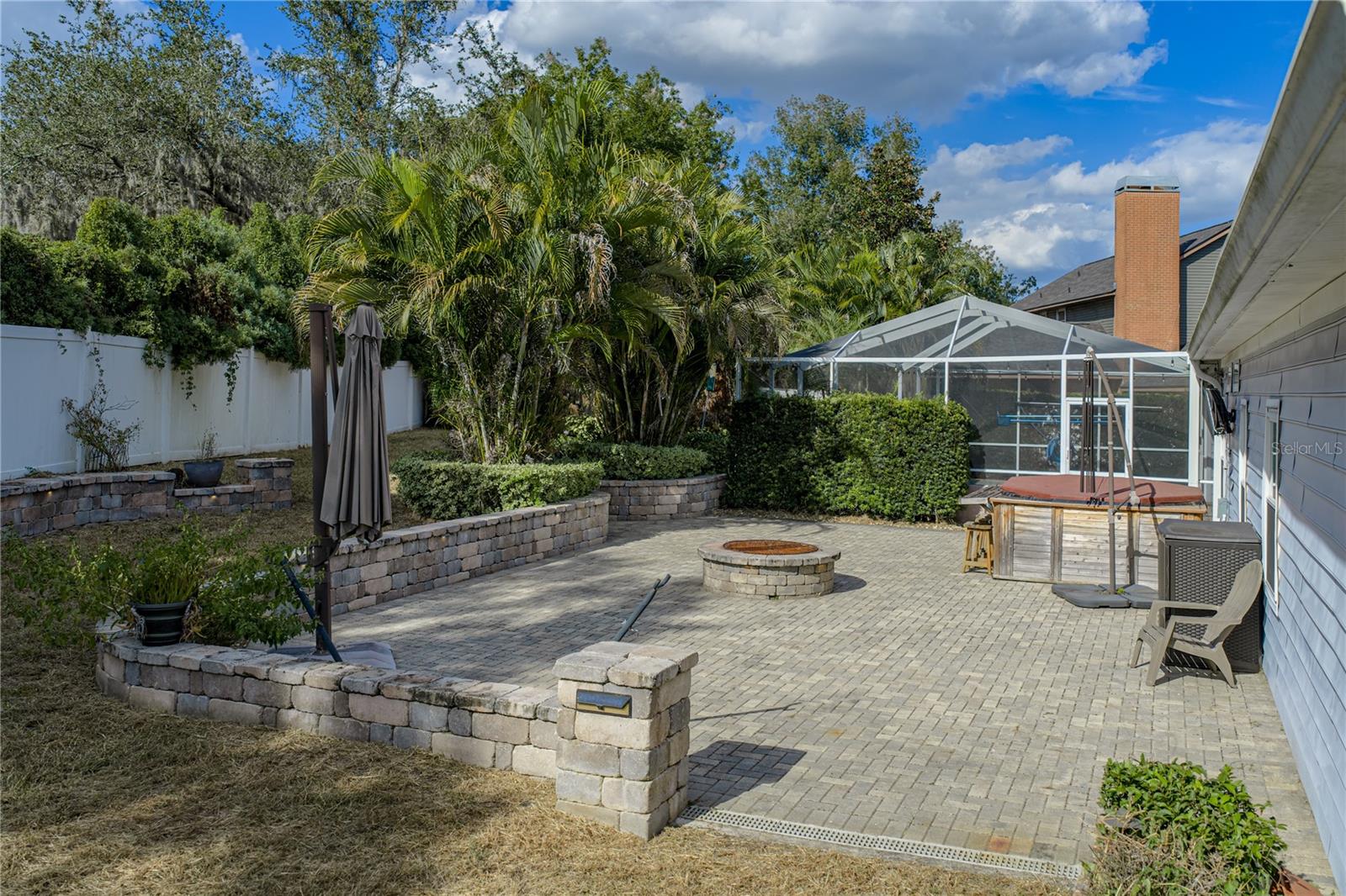 HICKORY LAKES MANOR - Residential