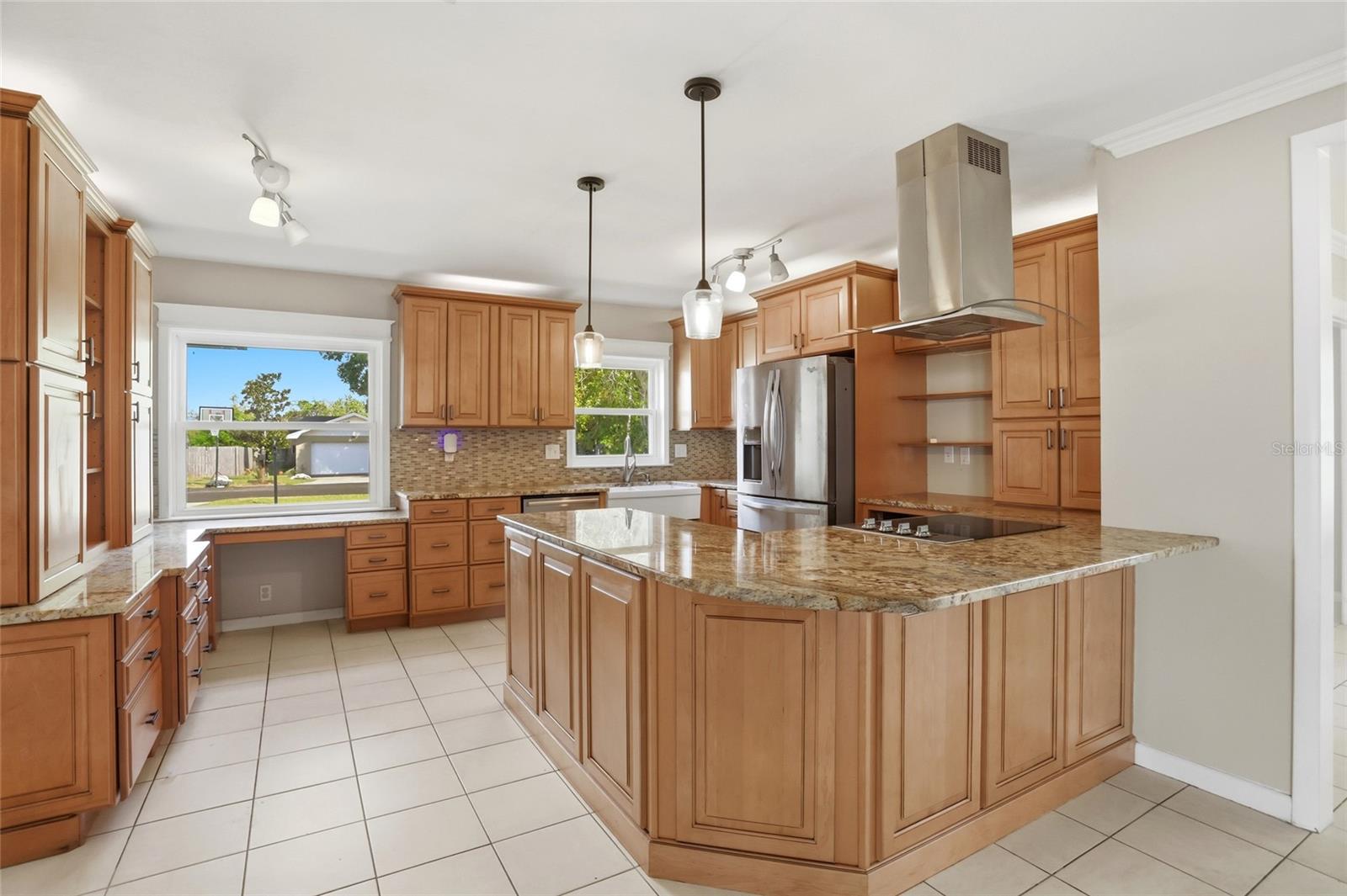 LAKE LINK ESTATES - Residential