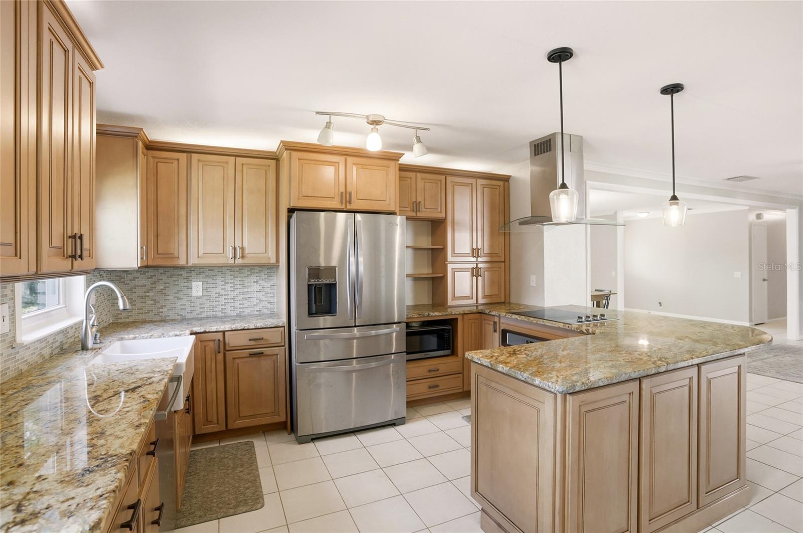 LAKE LINK ESTATES - Residential