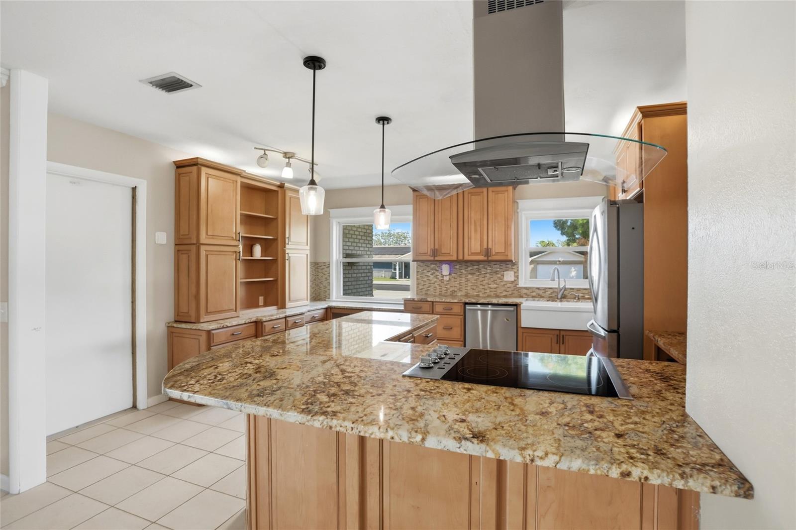 LAKE LINK ESTATES - Residential