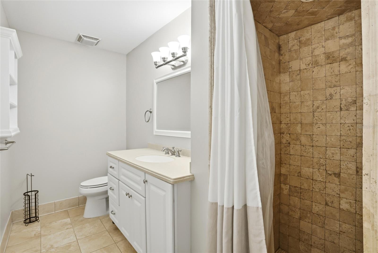 LAKE LINK ESTATES - Residential