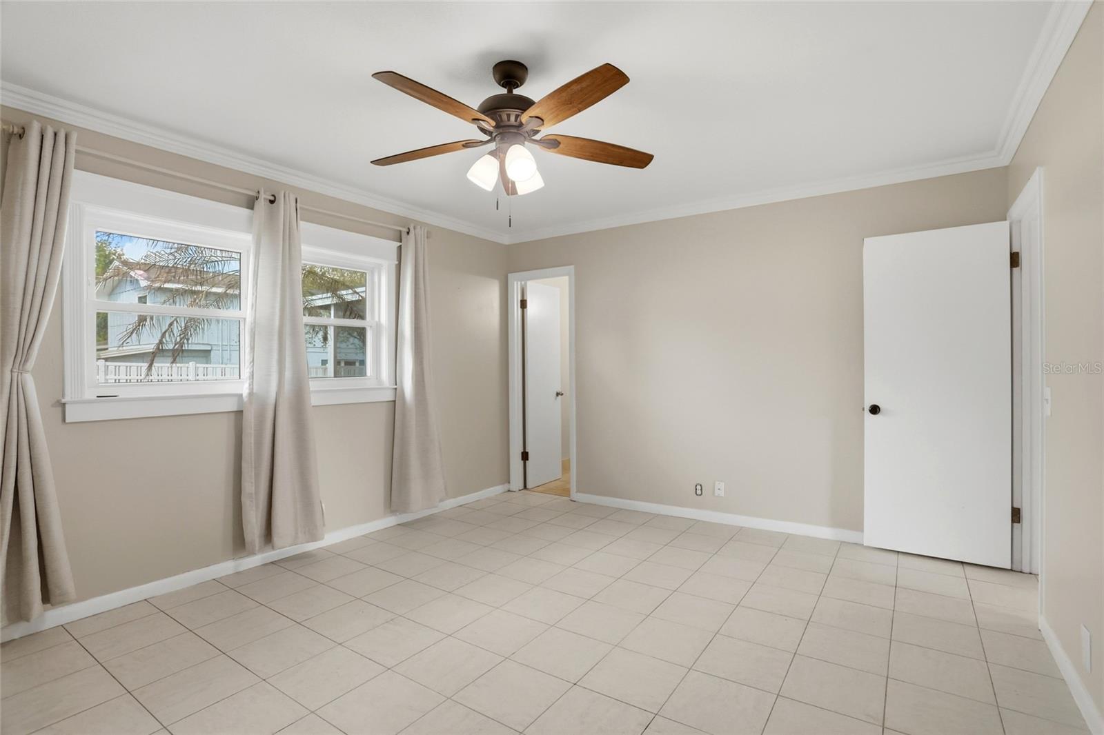 LAKE LINK ESTATES - Residential