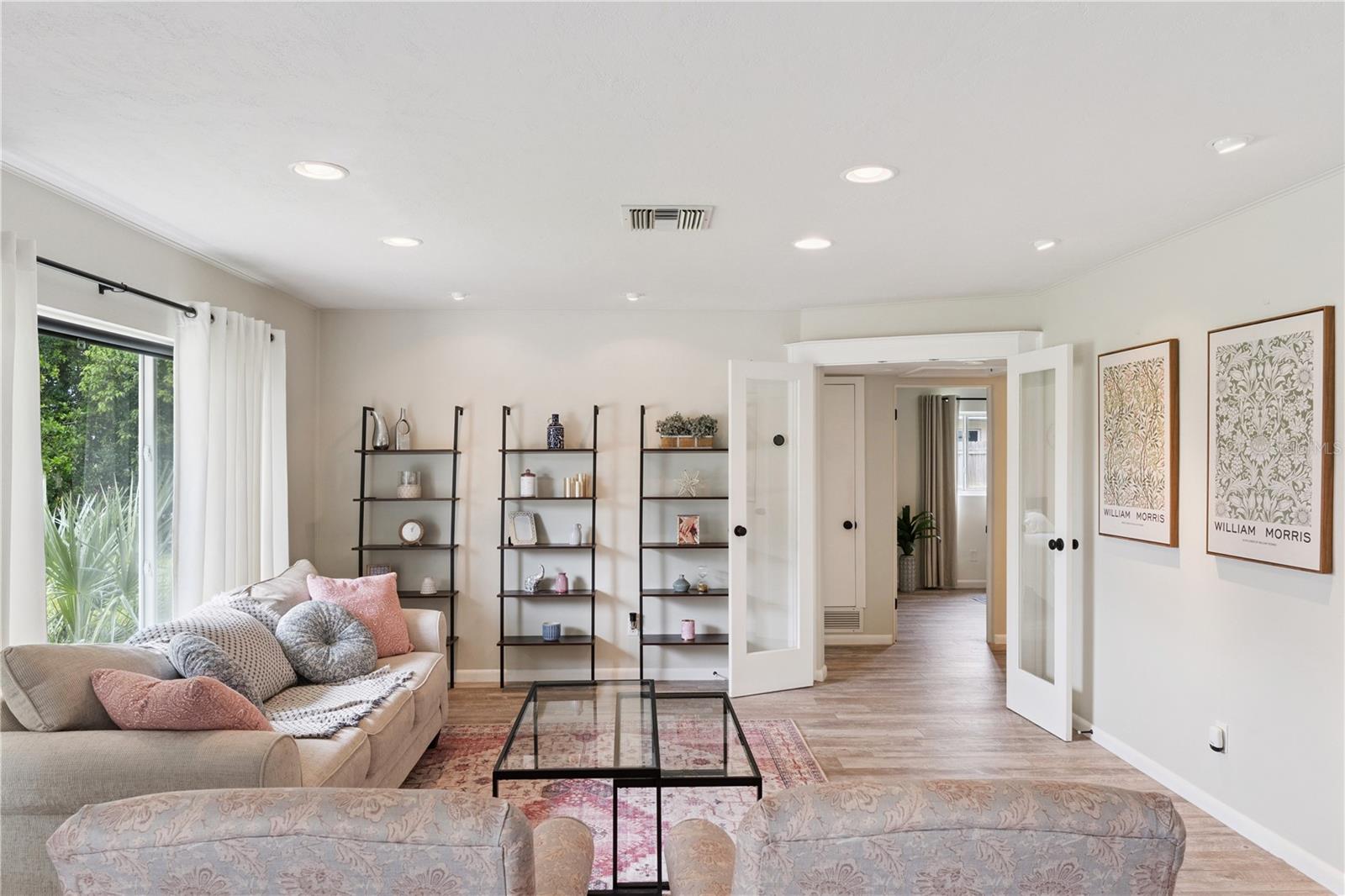 106 S LAKEWOOD CIRCLE