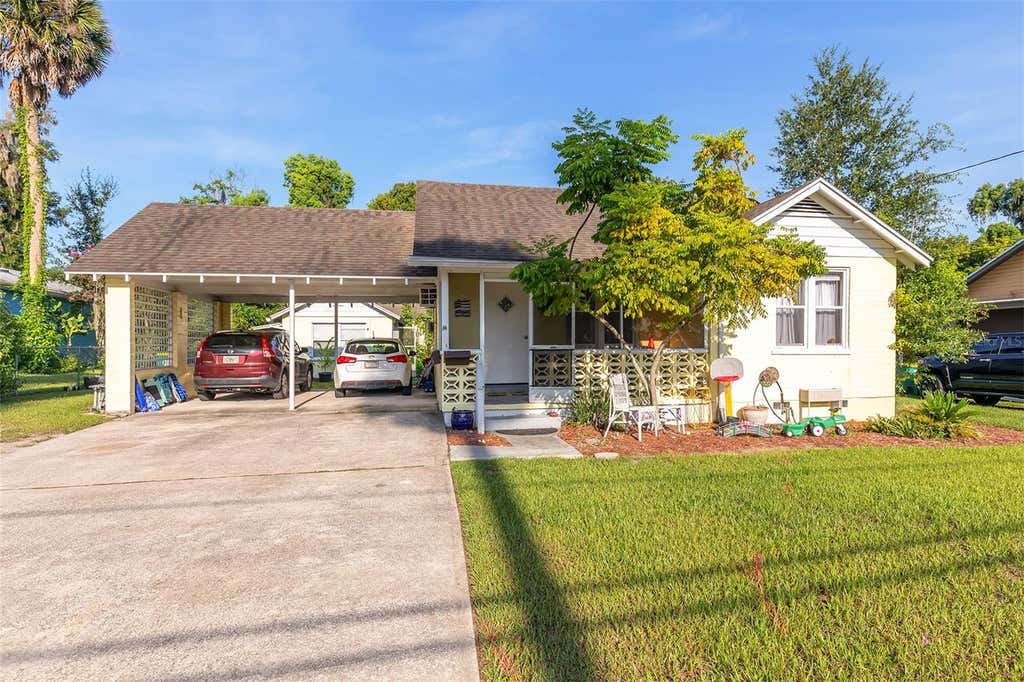 Photo of 220 N Adelle Avenue, Deland, FL 32720 (MLS # O6434214)