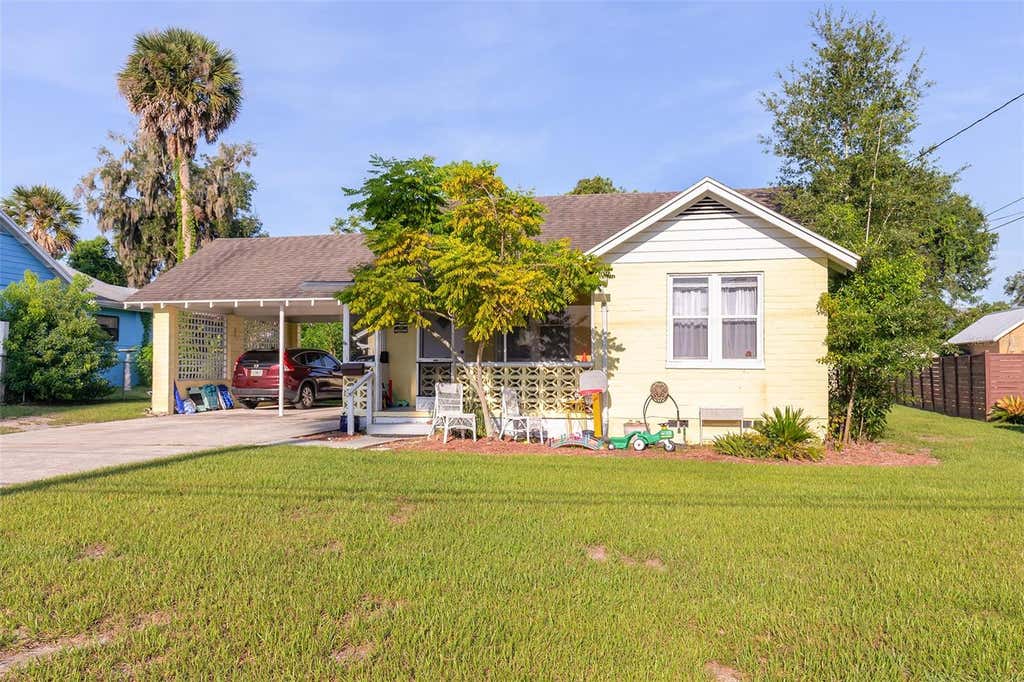 Photo of 220 N Adelle Avenue, Deland, FL 32720 (MLS # O6434214)
