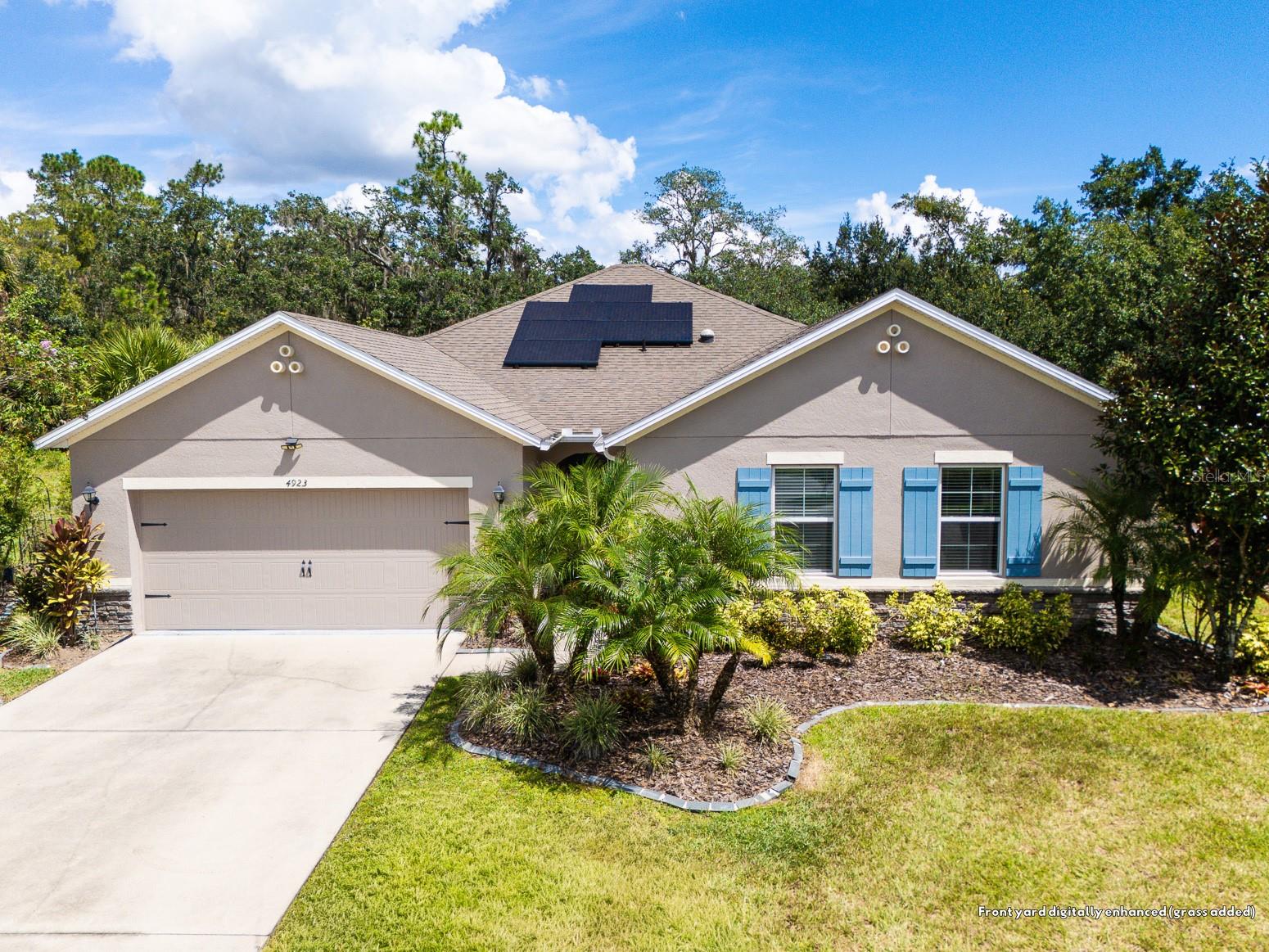 Discover the comfort and convenience of this beautiful, fully furnished 4-bedroom, 2-bathroom home. Located on a cul-de-sac within a gated community in Kissimmee, this residence is perfect for those seeking tranquility, security, and quality of life.
Upon entering, you'll find a cozy, open-concept space, where the living room blends harmoniously with the electric fireplace, creating an ideal space for family gatherings and entertaining. The kitchen is a true highlight, with quartz countertops, wood cabinets, stainless steel appliances, and plenty of storage space.
The house has a solar energy system, ensuring greater savings and sustainability, and also includes a Tesla car charger in the garage.
The master suite offers even more comfort, with laminate flooring, a spacious private bathroom, and a custom walk-in closet that ensures organization and functionality. The garage accommodates two cars inside, as well as outdoor space for two more vehicles.
At the back of the house, a space designed for leisure and relaxation: an entertainment area with a large, screened-in jacuzzi, perfect for enjoying the Florida sun in privacy and comfort.
The condominium offers a complete infrastructure, including a swimming pool, beach volleyball court, gym, movie theater, and much more. All this in a strategic location, close to schools, supermarkets, restaurants, and access roads.
Don't miss the chance to live in a place that combines comfort, security, and an excellent location. Schedule your visit now and come see your new home!