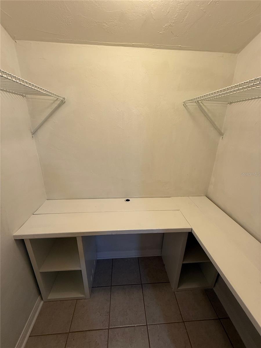 CREEKSIDE VILLAS - Residential Lease