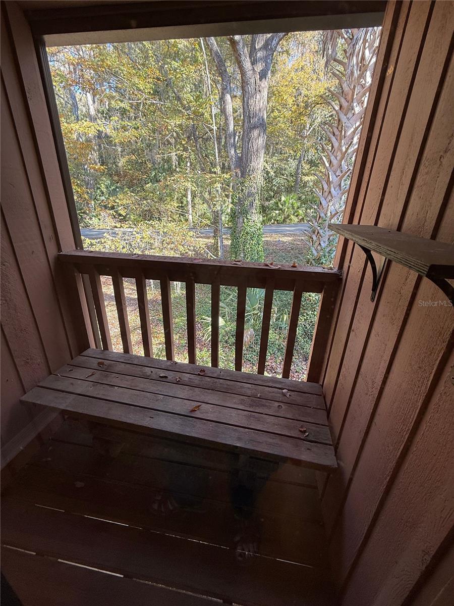 CREEKSIDE VILLAS - Residential Lease