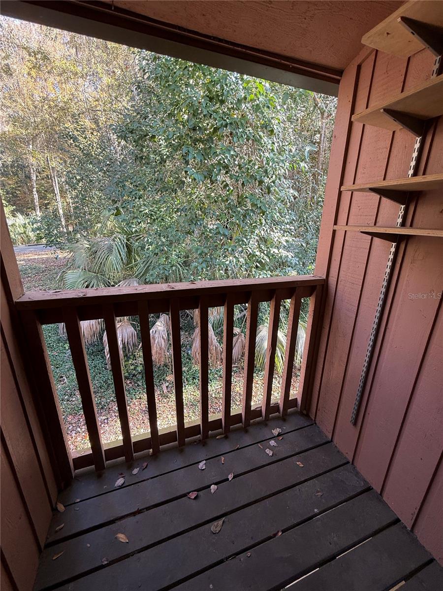 CREEKSIDE VILLAS - Residential Lease