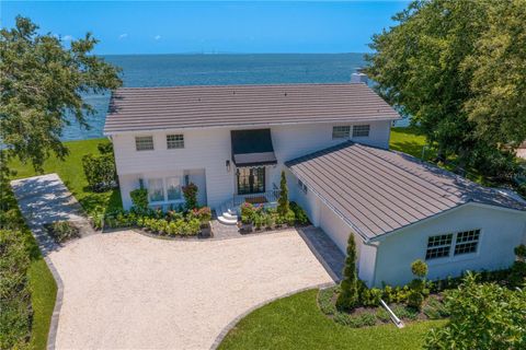 218 COLONY POINT ROAD S ST PETERSBURG FL 33705