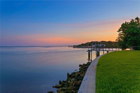 218 COLONY POINT ROAD S ST PETERSBURG FL 33705