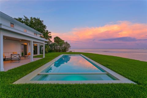 218 COLONY POINT ROAD S ST PETERSBURG FL 33705