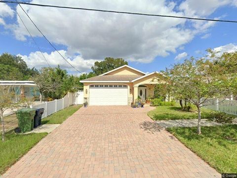 Photo of 3013 W Leroy Street, Tampa, FL 33607 (MLS # TB8497273)