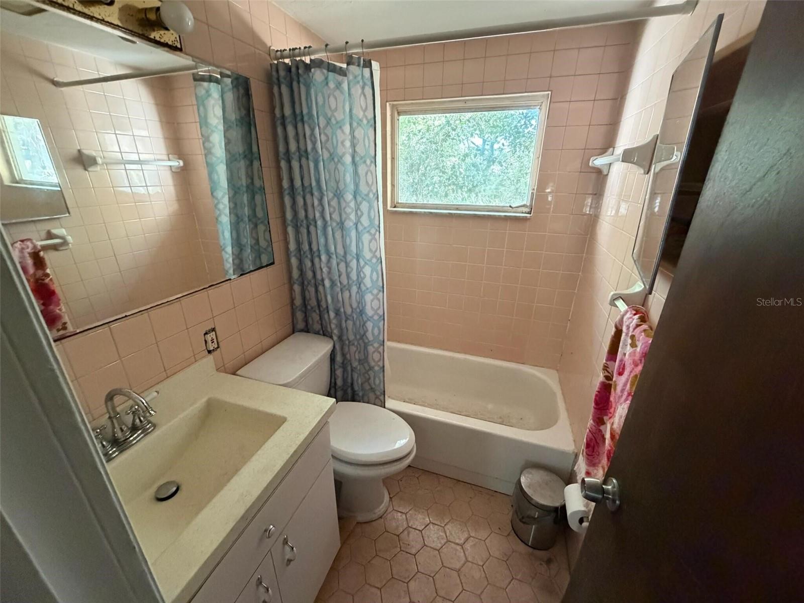 EAST GATE ESTATES FIRST ADD - Residential