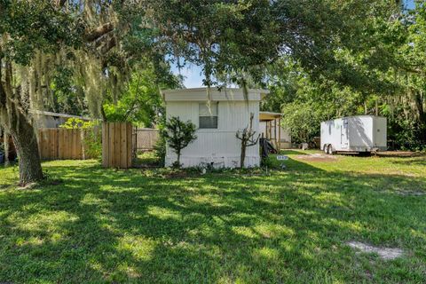 Photo of 35437 Harbor Shores Road, Leesburg, FL 34788 (MLS # G5100522)