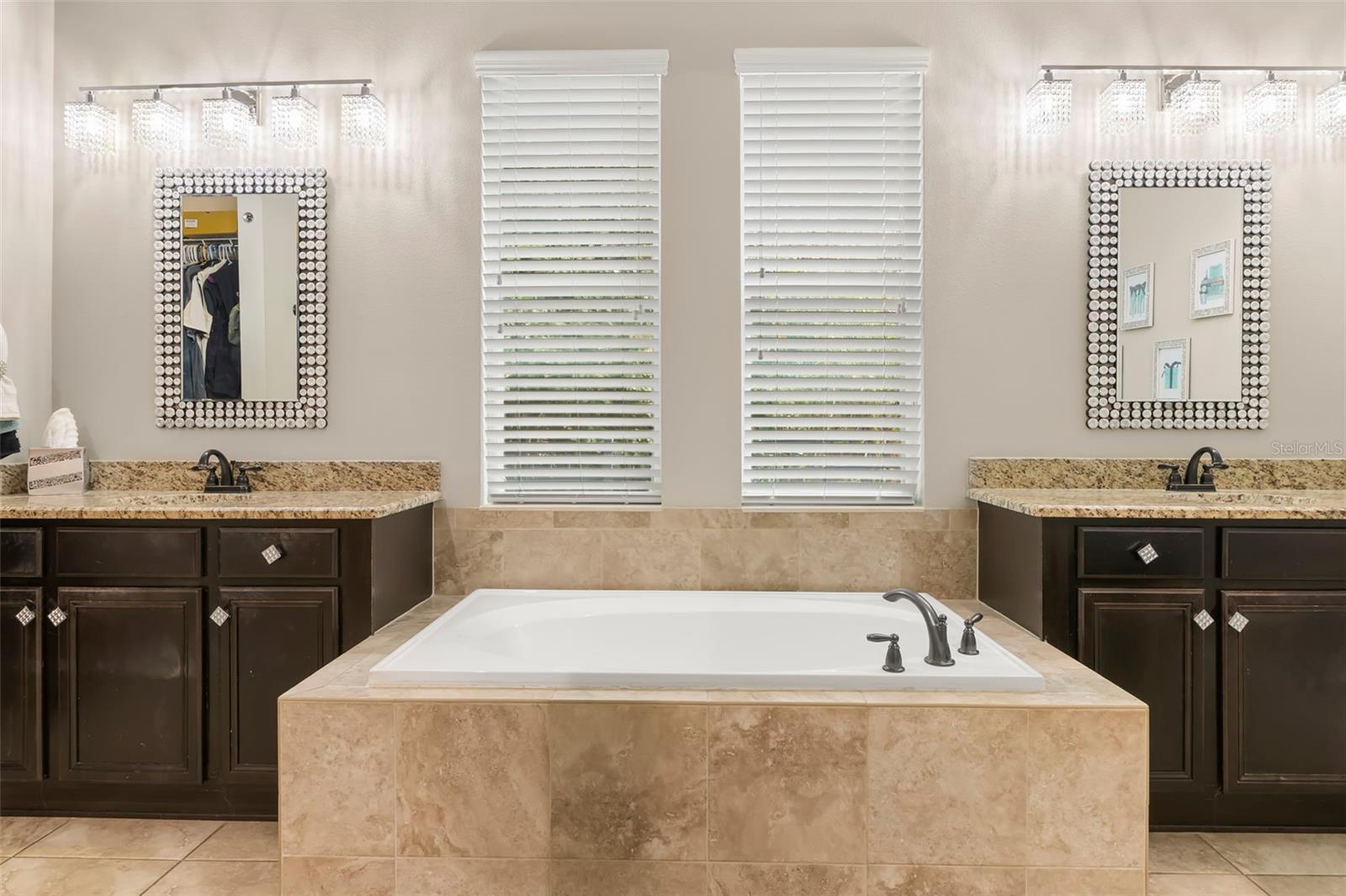 FISHHAWK RANCH TOWNCENTER PHAS - Residential