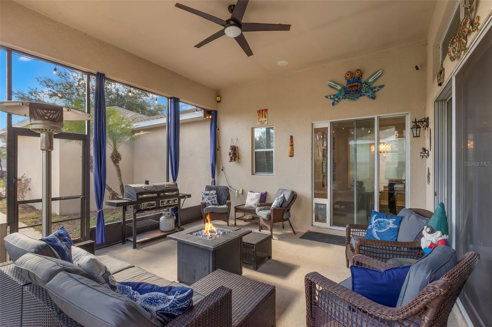 FISHHAWK RANCH TOWNCENTER PHAS - Residential