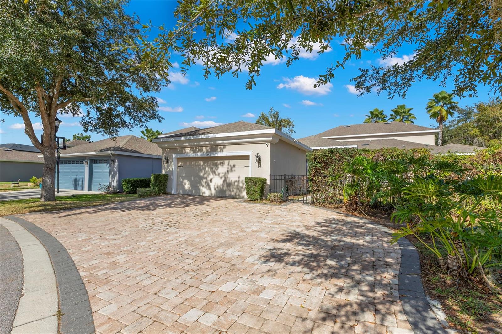 FISHHAWK RANCH TOWNCENTER PHAS - Residential