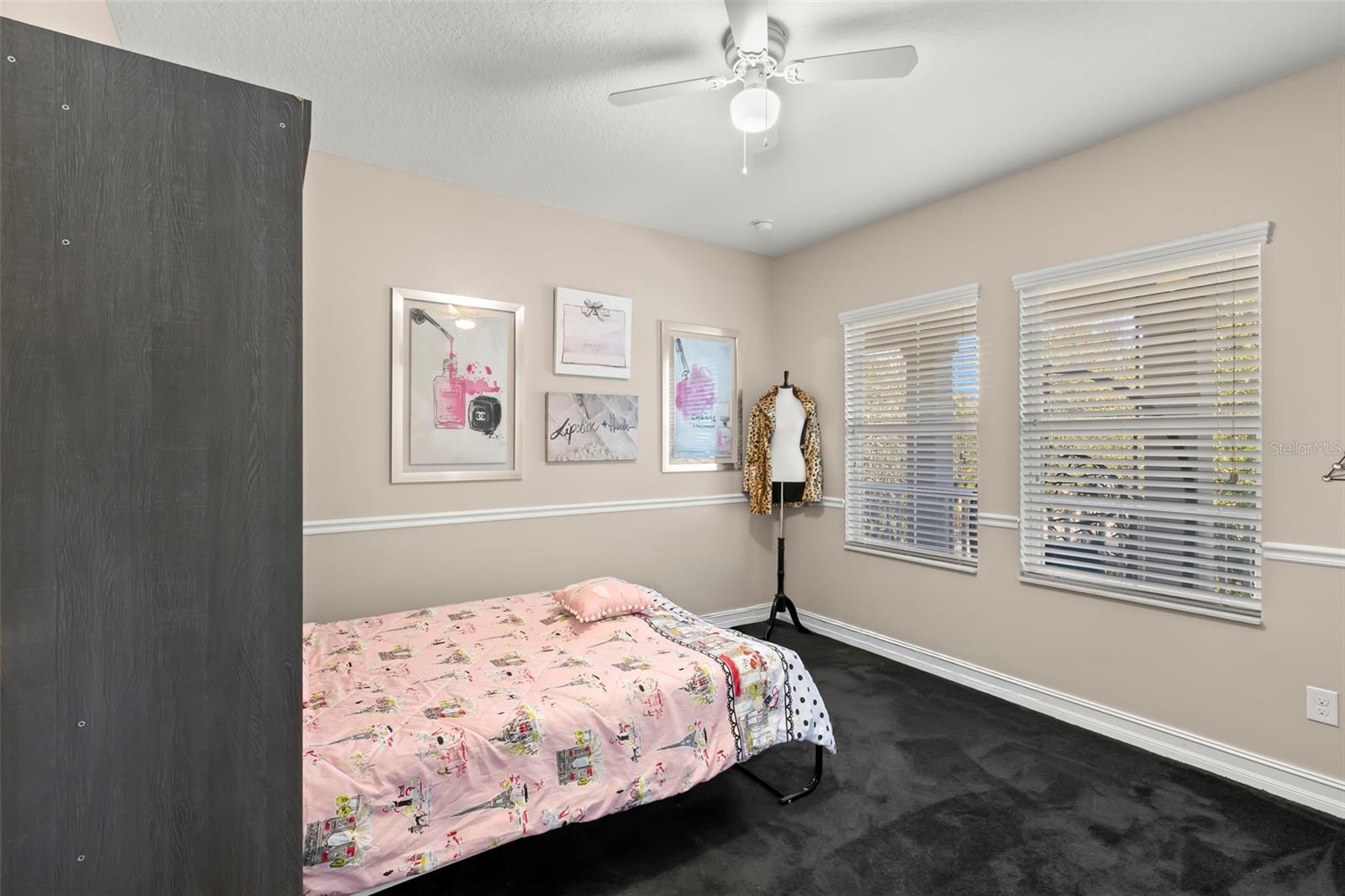 FISHHAWK RANCH TOWNCENTER PHAS - Residential