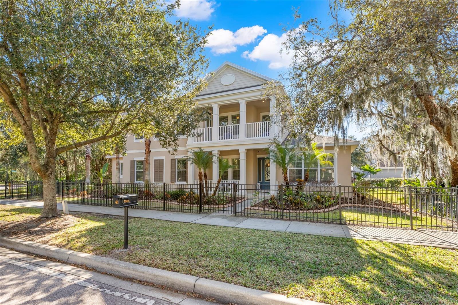 5906 FISHHAWK CROSSING BOULEVARD