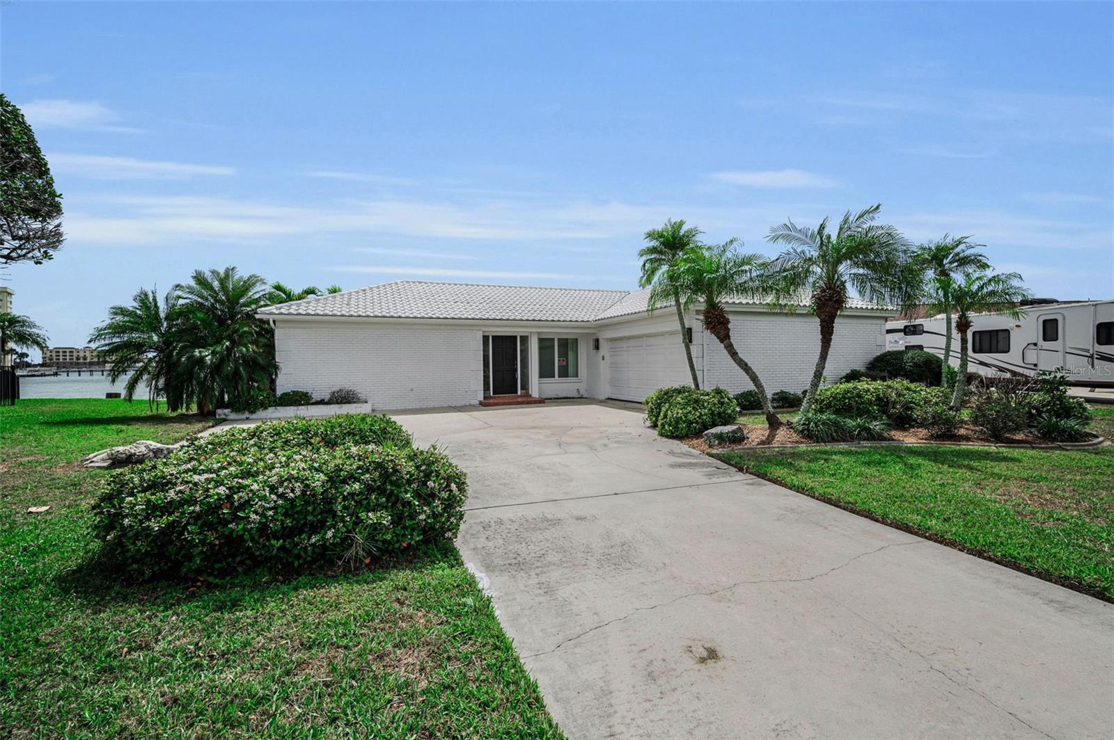 RIDGEWOOD RIVIERA - Residential