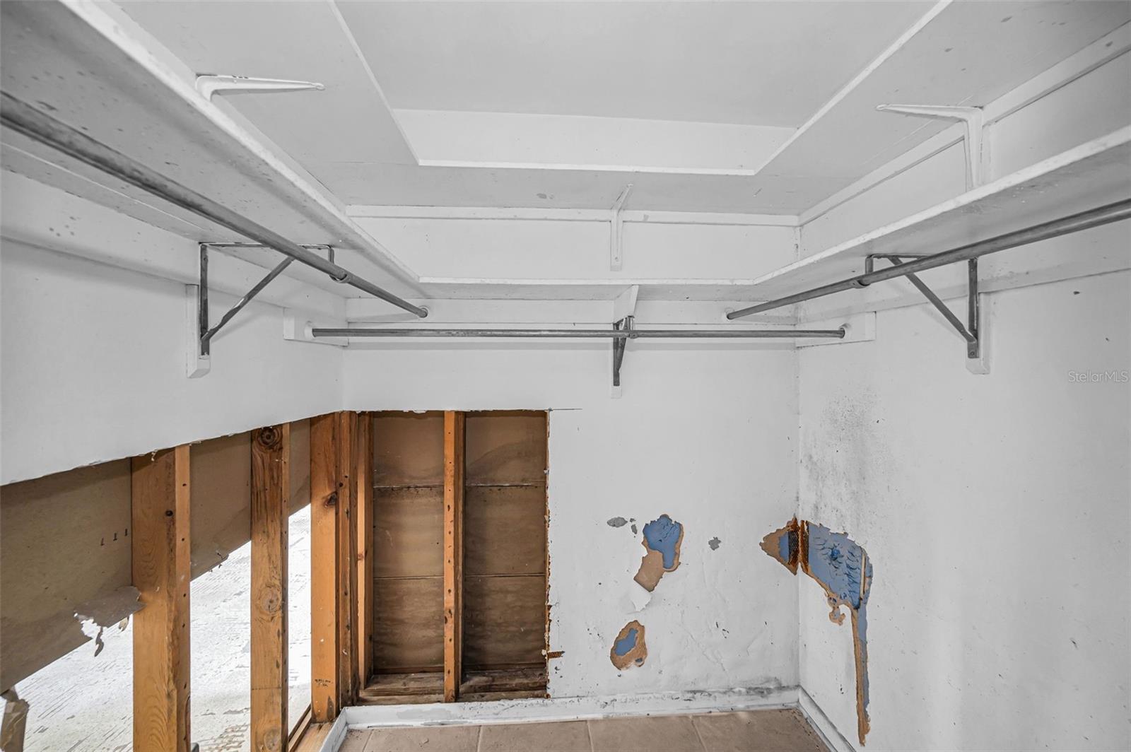 RIDGEWOOD RIVIERA - Residential