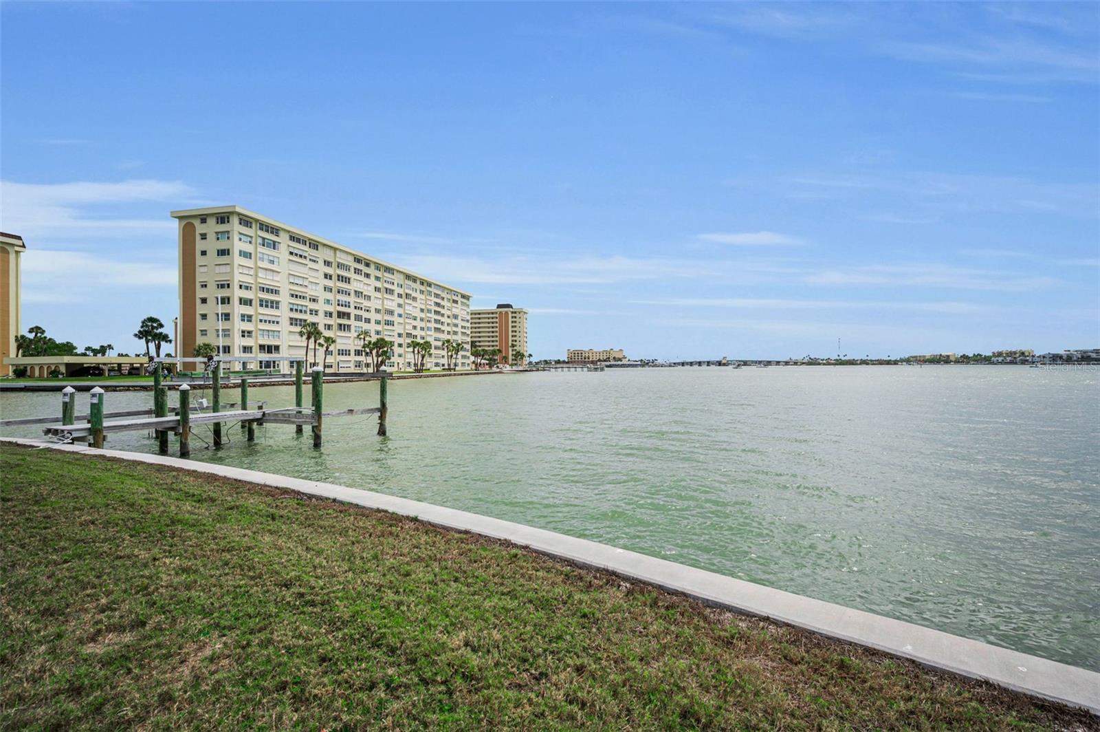 RIDGEWOOD RIVIERA - Residential